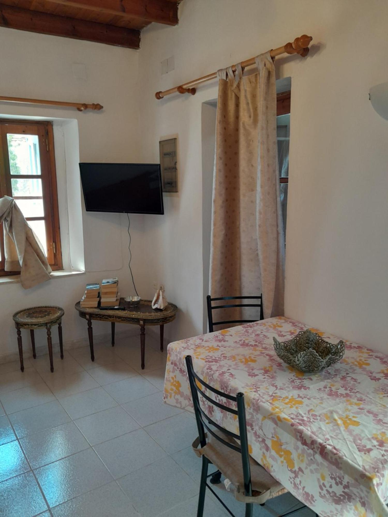 "Petrina" Sevasti Symi Studios Bagian luar foto